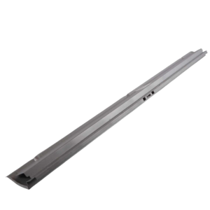 Bas de caisse droit en dessous de porte de charge avec renfort intérieur soudé Wolfsburg West