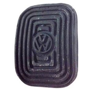 Couvre pédale de frein ou d’embrayage avec sigle